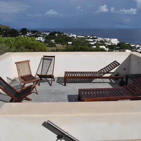 Moby Dick Super Panoramic Stromboli