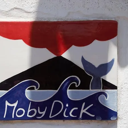 Moby Dick Super Panoramic Stromboli